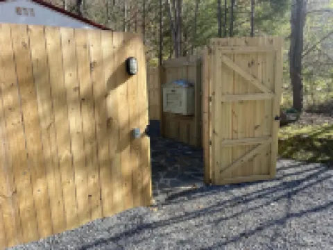 Cozy Cabin by the Creek