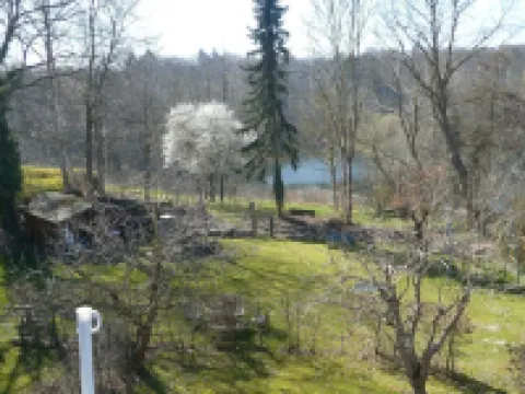 Idyllic location on the Wennsee and 10 min walk to the beach with beautiful garden.