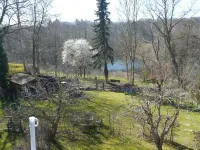 Idyllic location on the Wennsee and 10 min walk to the beach with beautiful garden. Hotel a Scharbeutz