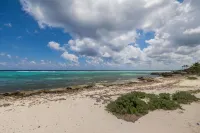 Cozy beach cottage at Sea Lodges, Cayman Kai