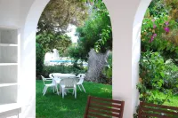 Casa Barregas. Unifamiliar en Cap D'Artrutx, Menorca. Casa con jardín.