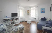 Lovely one bedroom apartment for 3 on the main Hvar town square Các khách sạn ở Hvar