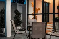 3-Bedroom Pool Villa Near the Beach