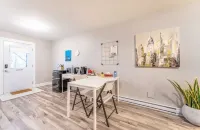 YHZ Cheerful Private Unit 10 min to Airport