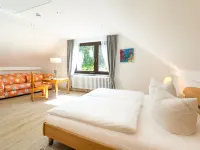 Spacious, comfortable vacation home on Rügen in Putbus for 2 to 8 people Hotels in Putbus