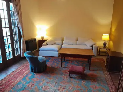 Style design and spacious apartment near to Pza Independencia Hotels in 