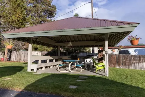 McCall Suite Spot: 1-bedroom with indoor fireplace