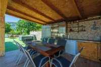 Villa Monte Adria  for 8 + 2 Pers. Hotel a Bribir