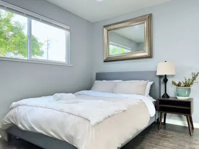 Indulge in Coastal Serenity - Stylish Bay Retreat! Safeway附近的飯店