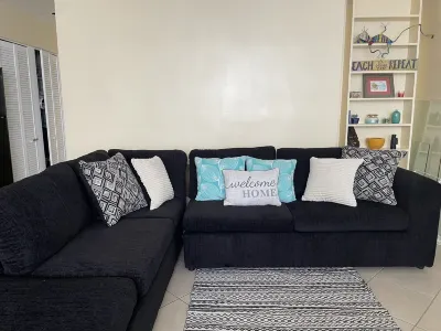 Island Life#2 @Bay Garden Live Local. GOOD PRICE!!Clean with Ocean views فنادق في 