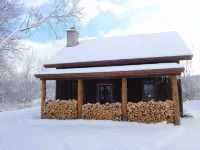 Amazing Rental Nestled in the Wildness But Close to Town