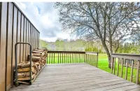 Spacious Townhouse minutes from Village and Slopes with shuttle to mountain