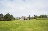 Rita’s Retreat Main House ~ Indoor Saltwater Pool ~ with Lake View!
