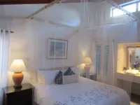 DolphinBay beachfront bungalow directly on the platinum WestCoast, 2Beds, 2Baths