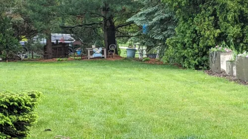 Songbird Haven, 3 min from town, & Pumpkinvine. Full house, 3 bedroom, 2 bath. Hotels in LaGrange County