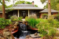 Louisiana Cajun Mansion Hotels in Youngsville