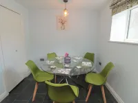 2 Staveley Cottages Hotels in Driffield