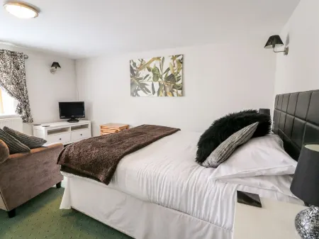 Triangle Inn Coachouse Отели в г. Абби Кумайр