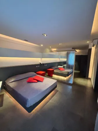 DH Hotel Отели в г. Quarto