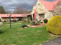 Phillips Historic Motel & Cottages Отели в г. Стекоа