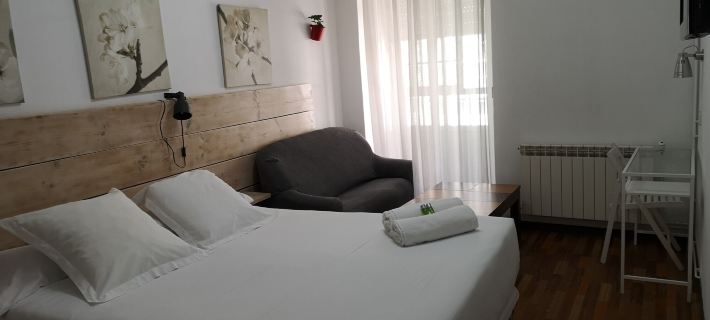Hostal Carbonara Hotele w: La Coruna