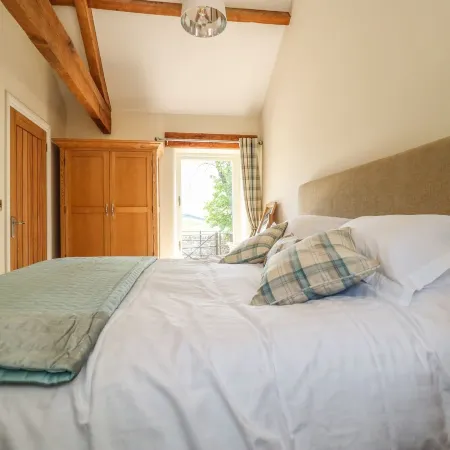 Lake Farm Cottage