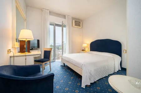 Hotel Ariston Molino Buja Отели рядом с достопримечательностью «Cristoforo Colombo»