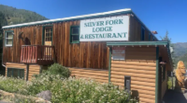 Silver Fork Lodge & Restaurant Hotels near Solitude Mountain Resort