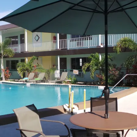 Island House Resort Hotel