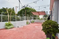 Hostal Americana Hotels in 