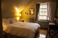 Le Passe-Partout Hotels in Sutton