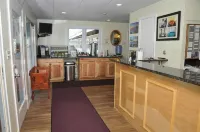 Friendship Oceanfront Suites - 2-Star