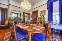 Grand Gables: Home 1 Block to St Johns River - Wifi