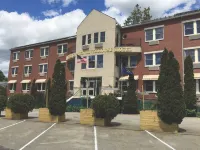 Camden Riverhouse Hotel and Inn Hotels in Knox County