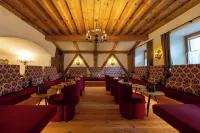 Hotel Schwarzer Adler Hotels in Nauders