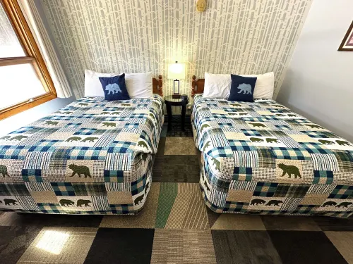 White Mountain Motel and Cottages