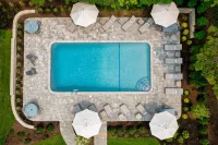 Greyfinch Chatham Inn - Swimmingpools