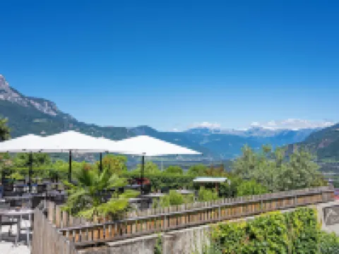 西格慕盧思庫隆酒店 阿皮亞諾蘇拉斯特拉達德爾維諾酒店