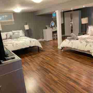 Ultra-clean basement apartment near Montreal airport! Rooms