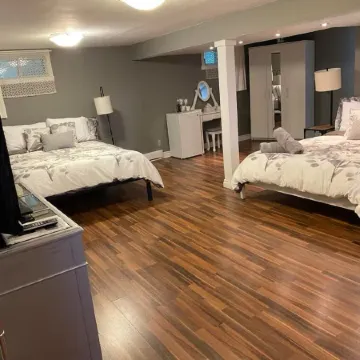 Ultra-clean basement apartment near Montreal airport!