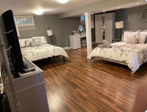 Ultra-clean basement apartment near Montreal airport!