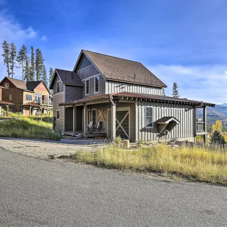 Winter Park Area Cabin, Hot Tub and Mountain Views!