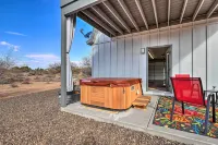 Wine Country Retreat in Cornville: Hot Tub & View