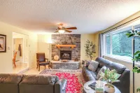 10 Mi to Silverwood: Secluded Getaway! - spa