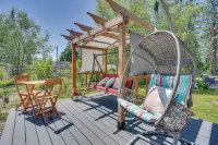 Lakeview Retreat w/ Fireplace, Spa Tub & Balcony - Wifi