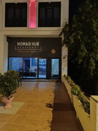 Nomad Hub Istanbul Residence Отели рядом с достопримечательностью «Marmara University Institute of Neurological Sciences»