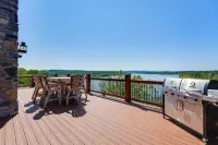 Luxe Table Rock Lake Vacation Rental with Hot Tub! - 3 tähden