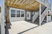 Ski and Relax Mtn-View Apt with Deck in Virginia City