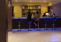 Lardos Bay Hotel - バー