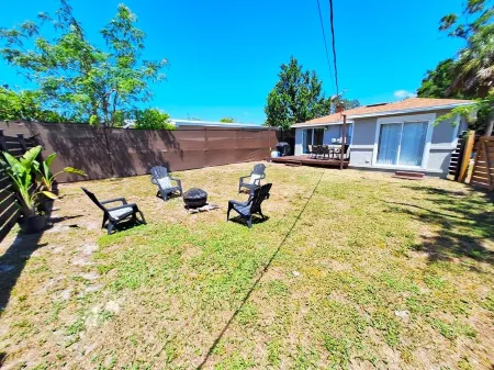 La Casita of St. Petersburg near Beaches and Bars!